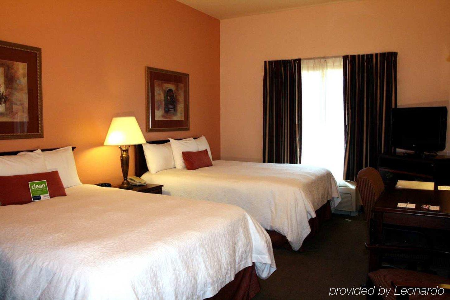 Hampton Inn & Suites Denton Szoba fotó