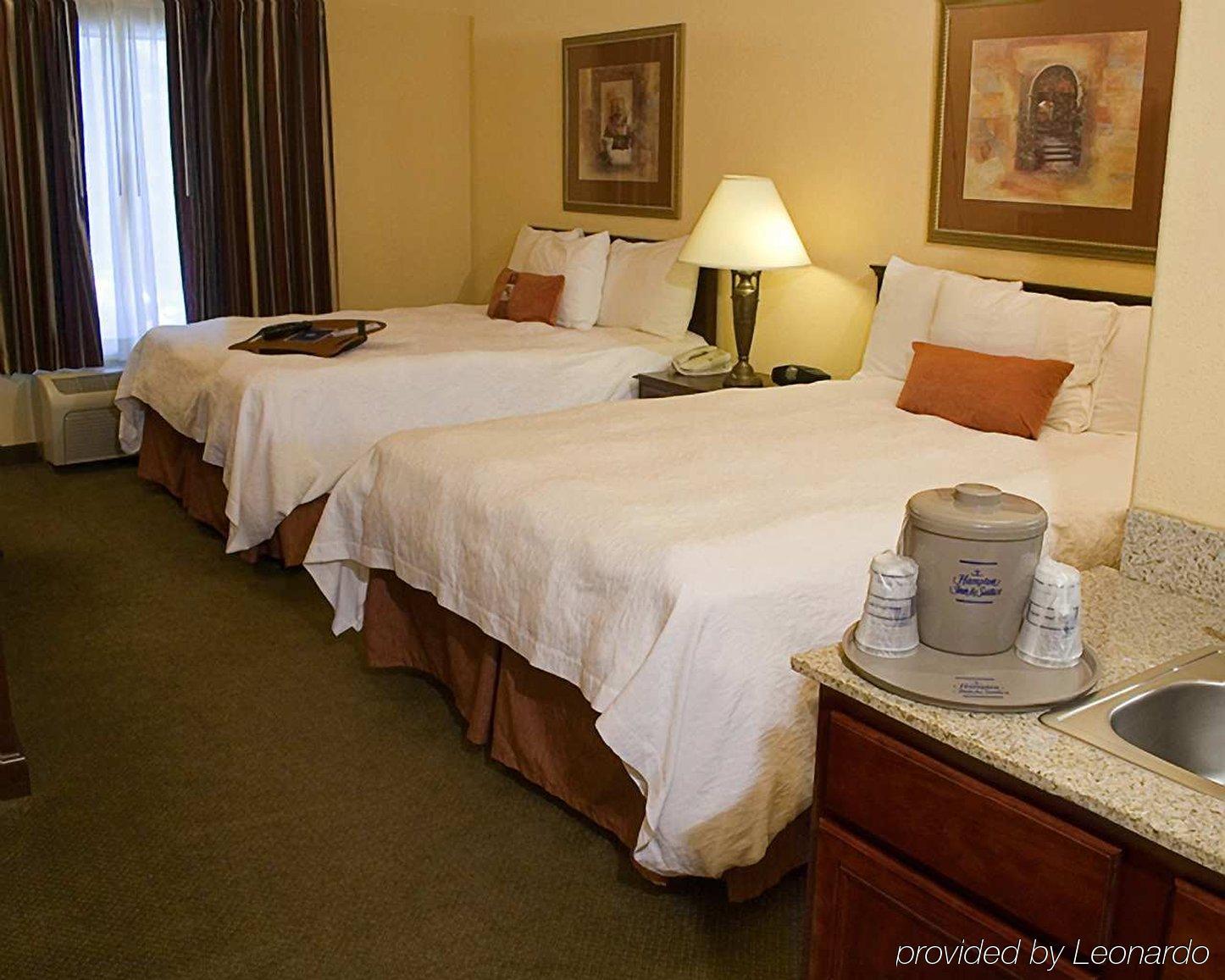 Hampton Inn & Suites Denton Szoba fotó